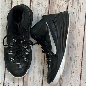 Women’s Nike hyperdunk basketball shoes size 7.5